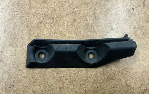 BMW 3 E46 Front splash guards bracket 51118252797 8252797 5111825279702