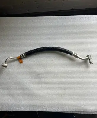 Jeep Grand Cherokee Air conditioning (A/C) pipe/hose 68230489AA
