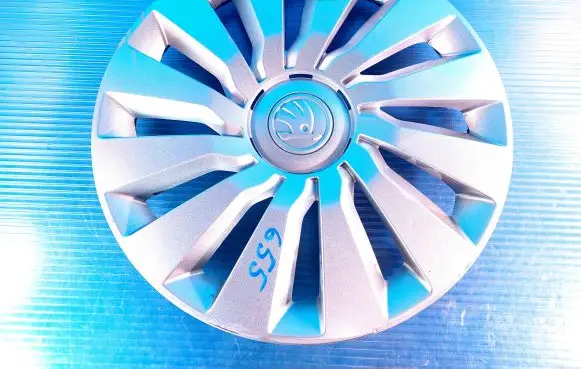 Skoda Octavia Mk3 (5E) R16 wheel hub/cap/trim 5E0601147C