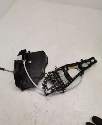 BMW 2 F22 F23 Front door lock 7202145