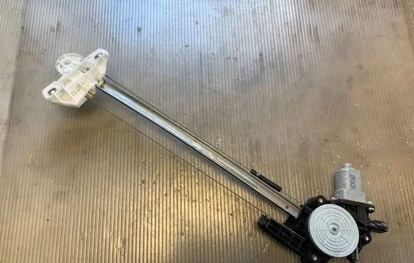 Honda CR-V Rear door window regulator with motor CM012350 A048