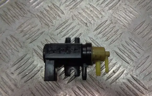 Seat Ibiza IV (6J,6P) Vacuum valve 1K090627A