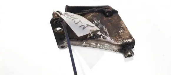 Peugeot 807 Engine mounting bracket