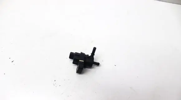 Mercedes-Benz GL X164 Engine mount vacuum valve A2124702793