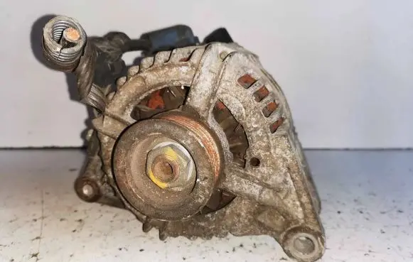 Toyota Avensis T220 Generator/alternator 270600D030A 0124315094
