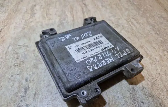 Opel Meriva B Engine control unit/module 12636386