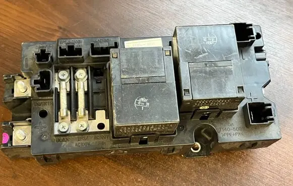 Toyota Prius (XW30) Relay mounting block G92Z128010