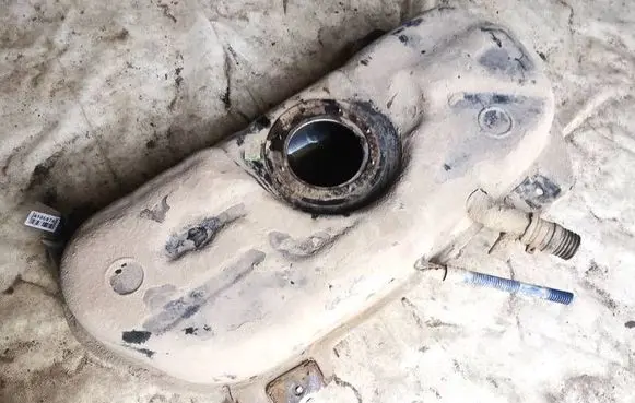 Fuel tank