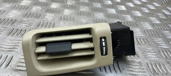 Volvo XC60 Dashboard air vent grill cover trim 30671770