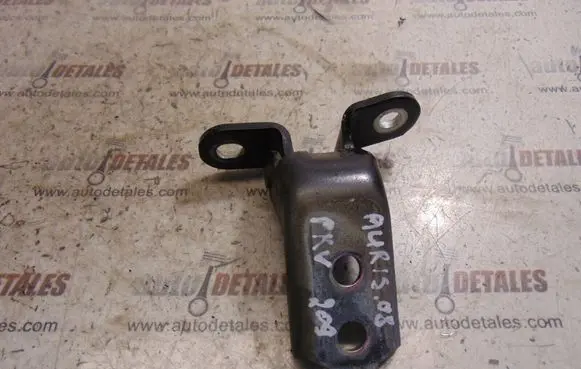 Toyota Auris 150 Front door upper hinge