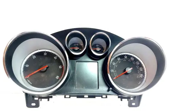 Opel Zafira C Speedometer (instrument cluster) 13460585