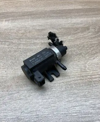 Volkswagen PASSAT B5 Turbo solenoid valve 1H0906627 72190320