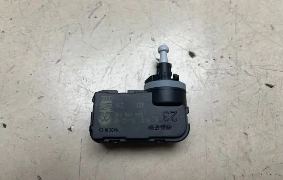 Seat Ibiza IV (6J,6P) Headlight level adjustment motor 5P0941295