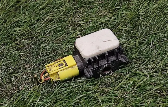 Mercedes-Benz ML W164 Airbag deployment crash/impact sensor 0038202926