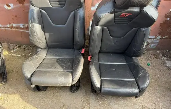 Ford Focus ST Seat set 