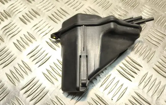 Vacuum air tank