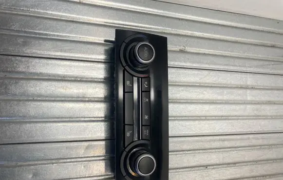 BMW 5 F10 F11 Climate control unit 9304719 0000394554 03042013