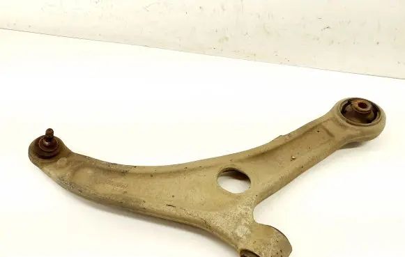 Hyundai i40 Front lower control arm/wishbone A6082M