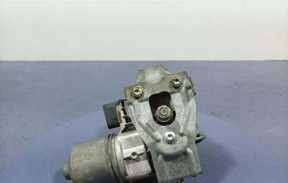 Seat Toledo III (5P) Front wiper linkage and motor 5P0955120A