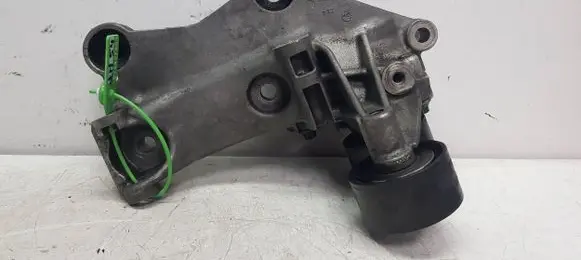 Mercedes-Benz Vito Viano W447 Generator/alternator bracket 117105124R