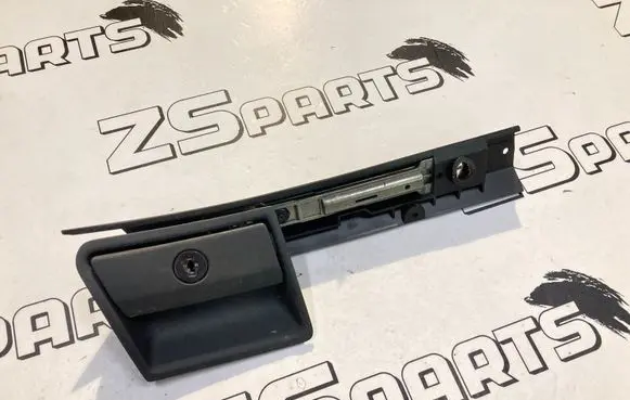 BMW 7 E32 Glove box
