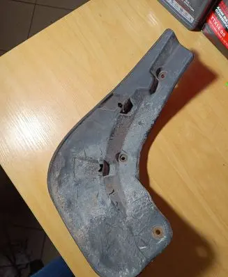 Volkswagen Jetta V Rear mudguard 1KM075101