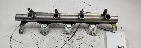 Audi A4 S4 B7 8E 8H Fuel main line pipe 06F133317G