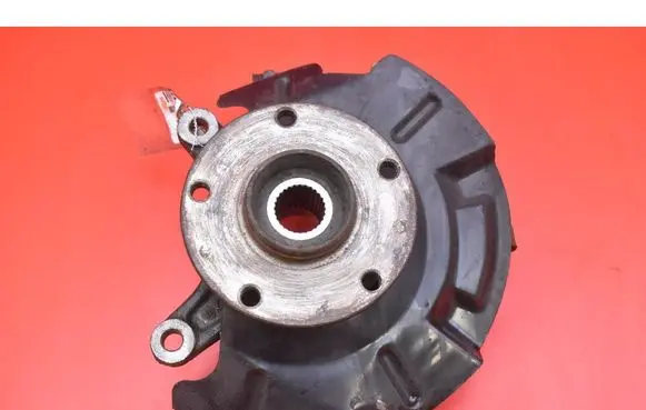 Suzuki Grand Vitara I Front wheel hub spindle knuckle
