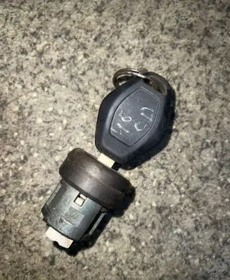 BMW 3 E46 Ignition lock 1094686