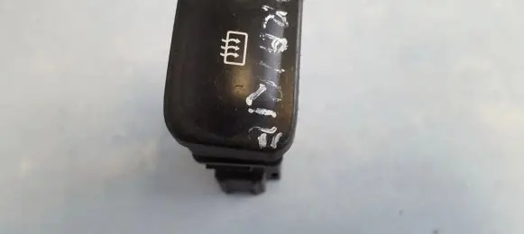 Nissan Primera Windscreen/window heater switch