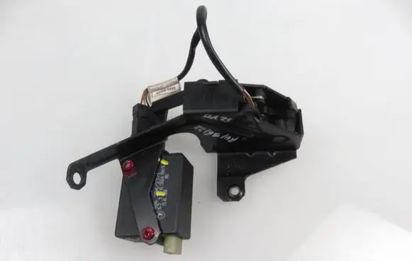 BMW 5 E39 Tailgate window lock/catch/latch 8238469 8384069