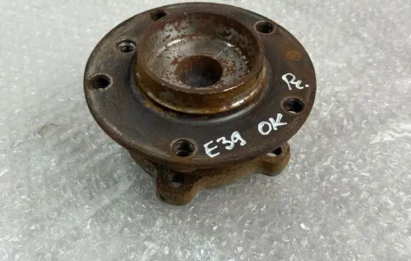 BMW 5 E39 Front wheel bearing hub 