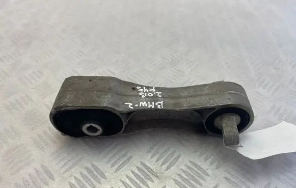 BMW 2 F46 Engine mount bracket 6875190