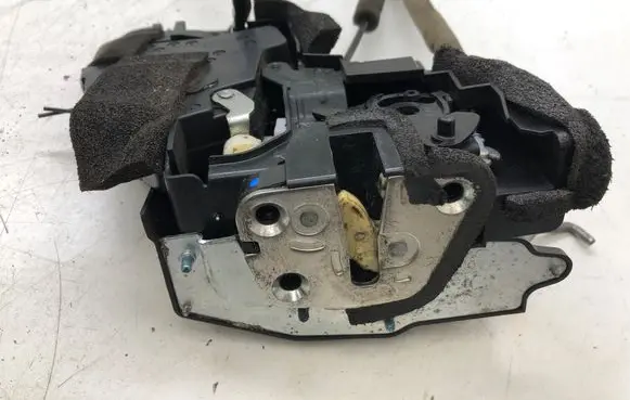 Mazda CX-7 Rear door lock