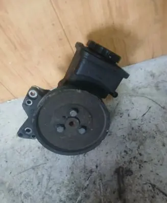 BMW 5 E39 Power steering pump 32412247599