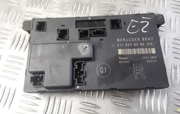 Mercedes-Benz E W211 Door control unit/module 2118208485 211820848508 00006802