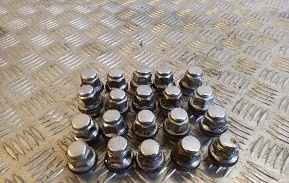 Toyota Corolla Verso E121 Nuts/bolts 