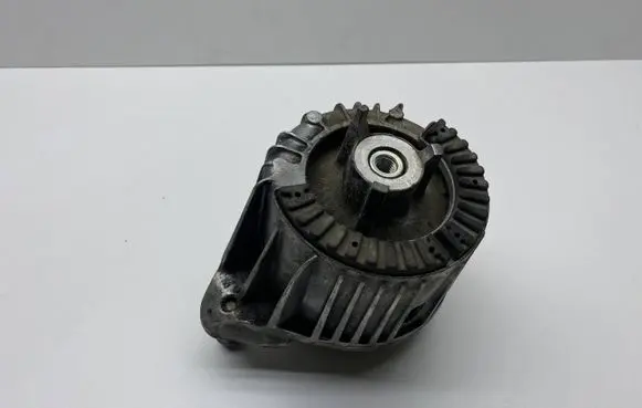 Mercedes-Benz E W212 Engine mount bracket A2122406317