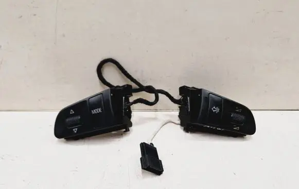 Audi A6 S6 C6 4F Steering wheel buttons/switches 4F0951527L 61676469 4F0951527