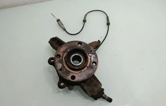 Front wheel hub