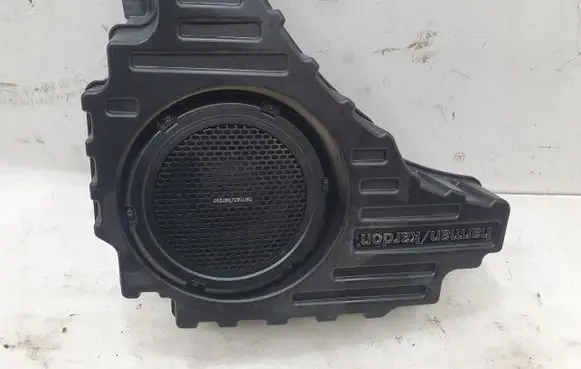 Jeep Cherokee Subwoofer speaker