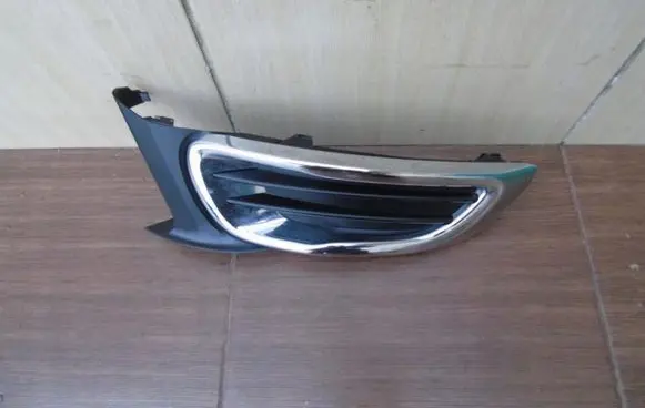 Citroen C3 Picasso Front bumper lower grill