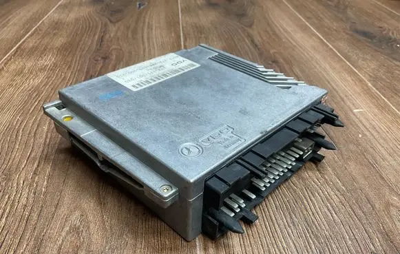 Mercedes-Benz S W140 Engine control unit/module ECU 1405457132 A1405457132