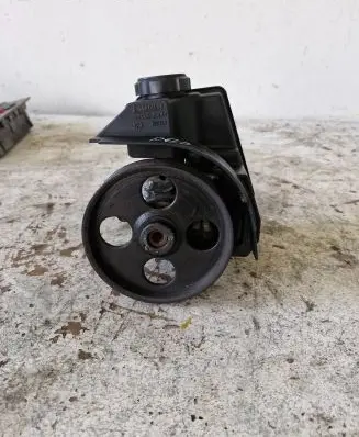 Peugeot 206 Power steering pump
