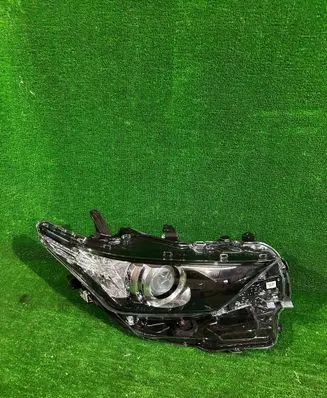 Toyota Auris E180 Headlight/headlamp 8111002K30 90070909