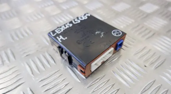 Lexus LS 460 - 600H Tire pressure control unit 8976050021