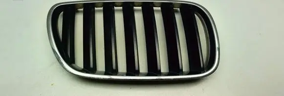 BMW X3 E83 Front bumper upper radiator grill 5113420088