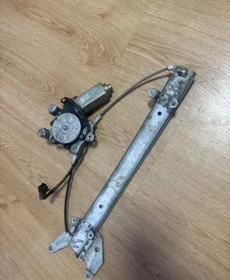 Nissan Sunny Rear door window regulator with motor 20415 82731 52006