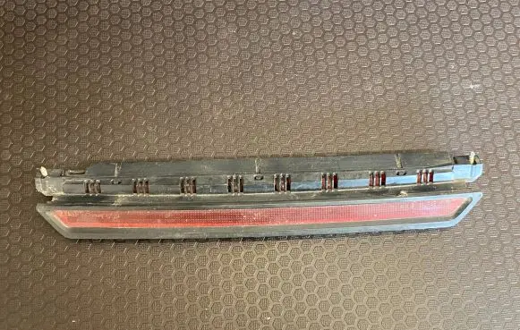 Volkswagen PASSAT B5 Third/center stoplight 3B9945097A