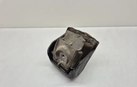 Mercedes-Benz Sprinter W907 W910 Engine mount bracket A9062411713 A9062411613 A9062411513